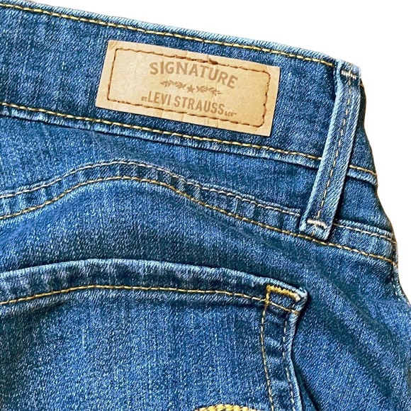 Signature Levi Strauss Shorts Size 12/31 Womens High Rise Bootie Denim Jeans - Picture 4 of 11